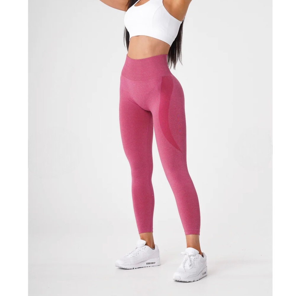 ⚡️FLASH SALE ⚡️NVGTN Contour Seamless Leggings - Picture 2 of 7